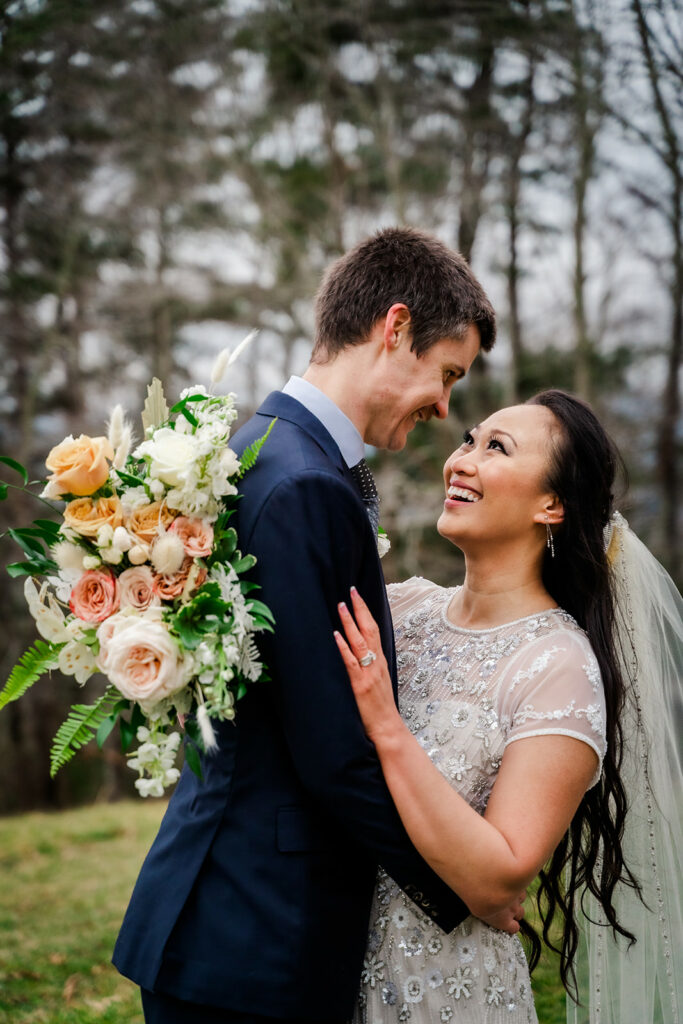 Summer Elopement bridal bouquet inspiration | All-inclusive elopement planning