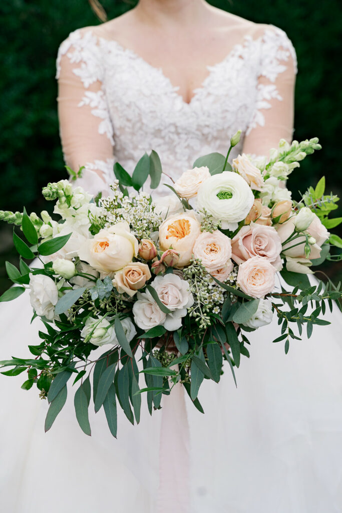 Romantic garden bridal bouquet inspiration | Asheville Elopement