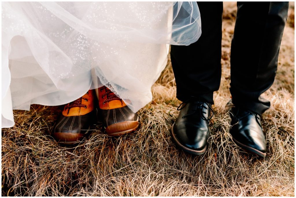 How to accessorize for cold elopements